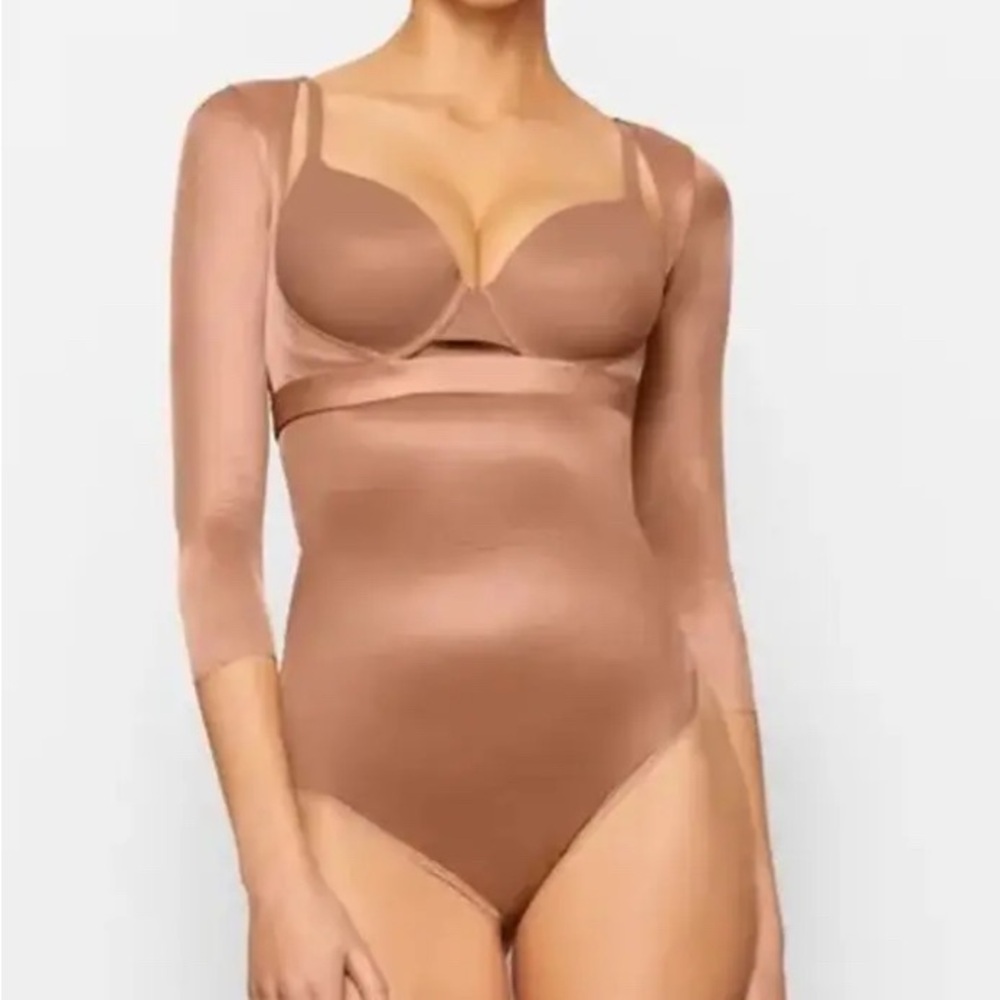 Skims Seamless Sculpt Open Bust Arm Shaper -‎ NWOT size large